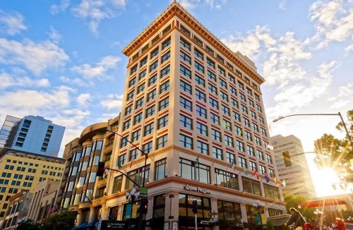 Gaslamp Quarter Apartment | Machronicles Properties at Gaslamp Plaza Suites in beautiful downtown San Diego