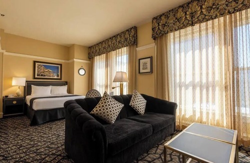 Gaslamp Quarter Apartment | Machronicles Properties at Gaslamp Plaza Suites in beautiful downtown San Diego