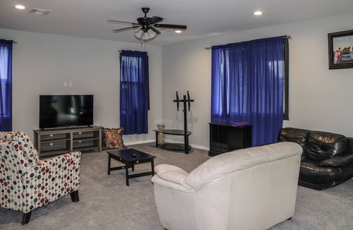 Maryvale House | Mackenzie - Private BR w-Shared Bathroom