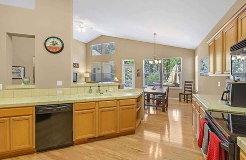 Plumas Eureka Estates House | Madora Creek House - 460 Sequoia