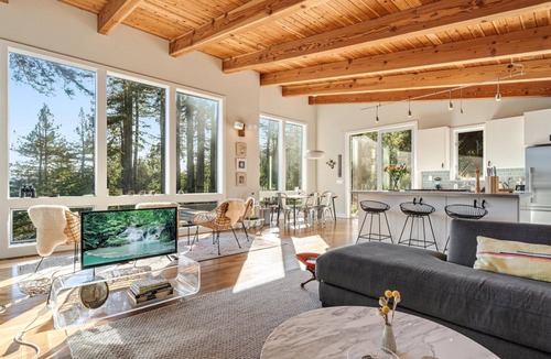 Cazadero House | Magic Madrone-Enchanting Retreat w/Stunning Valley Views! HtTb/WiFi