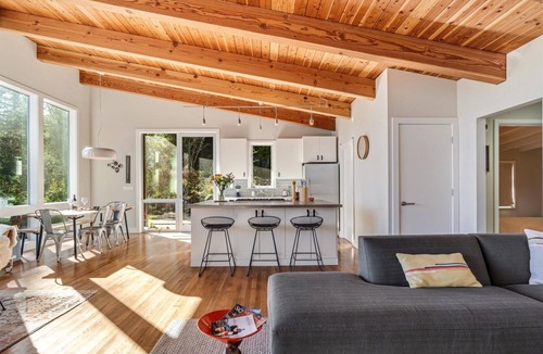 Cazadero House | Magic Madrone-Enchanting Retreat w/Stunning Valley Views! HtTb/WiFi