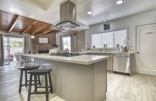 Northwest Anaheim House | ❀ Magical Days home ❀ Disneyland ◦ Beach ◦ Fast WIFI ◦ Anaheim ◦ Games ◦ Family