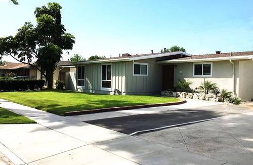 Hermosa Village House | Magicway Villas + Star Wares House + Close Walk To Disneyland