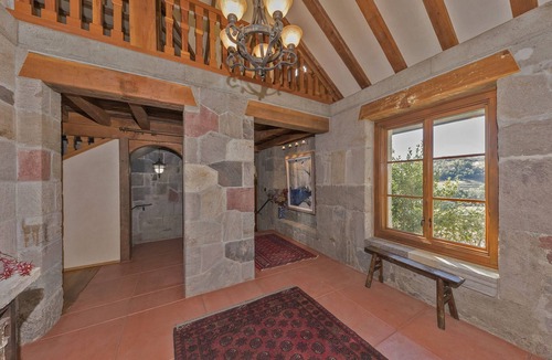 Sonoma House | Magnificent Estate, Vineyard Views, Pool and Spa - Sonoma Valley Farm Stay