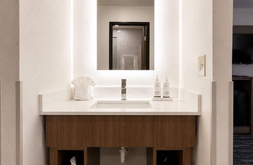 Williams Hotel | Majestic Canyon Lodge, a Dazzler Select by Wyndham