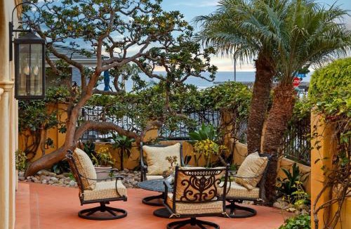 Beach Barber Tract House | Majestic Corner Coastal Haven
