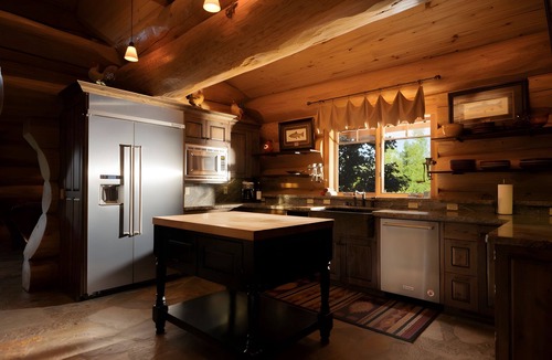 Mount Shasta Cabin | Majestic Mt. Shasta Retreat, Breathtaking Views of Mt. Shasta & Lake Siskiyou