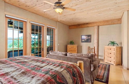 Mount Shasta Cabin | Majestic Mt. Shasta Retreat, Breathtaking Views of Mt. Shasta & Lake Siskiyou