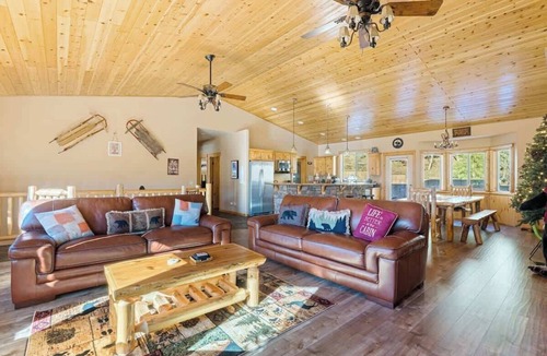 Upper Moonridge House | Majestic Views - Game room. Views.