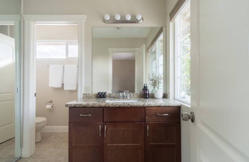 North Junior College Neighborhood Association House | Major Dr. · Stylish-Quiet-Spa&Pool-WiFi-Wine Country Getaway!