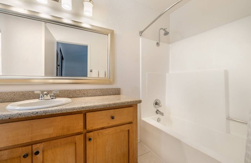 San Diego Country Estates Hotel | Make Your Trip More Enjoyable! Four Comfortable Units, Pool, Onsite Game Room!