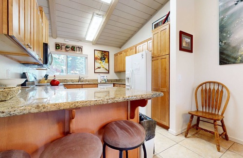 Mammoth Lakes Condo | Mammoth Estates 127 Large Mountain Cabin, Private Washer Dryer, Phenomenal location, Steps from The Village by RedAwning