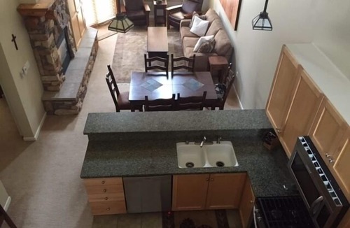 Mammoth Lakes Condo | Mammoth Green, near Eagle Lodge/Chair 15; 3 BR, pets ok