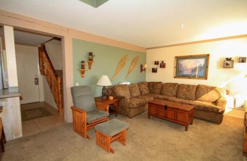 Mammoth Lakes Apartment | Mammoth Ski Racquet Club 64 - Pet Friendly