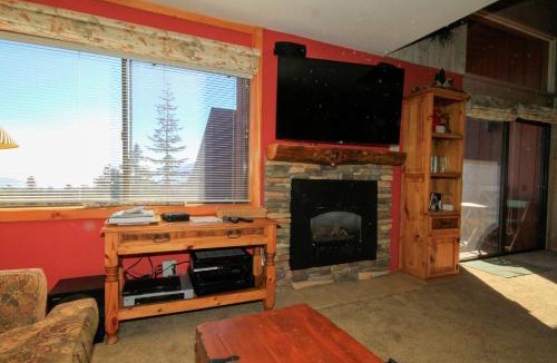 Mammoth Lakes Apartment | Mammoth Ski Racquet Club 64 - Pet Friendly