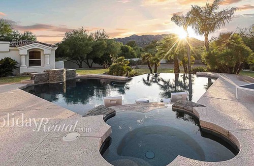 Paradise Valley House | Manor Retreat - Pool, Spa & Pickleball Villa in Paradise Valley