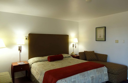 Los Banos Hotel | Maple Inn & Suites