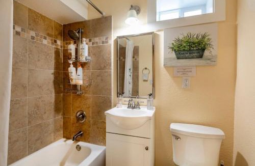 Northside Apartment | Marbella Lane - 2BR Cozy LwrLvl in DTWN SJ