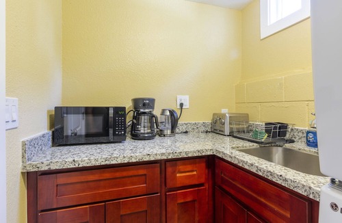 Northside House | @ Marbella Lane - 2BR LwrLvl Home 11-Min to Levi's