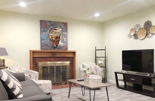 Fremont House | @ Marbella Lane -4BR Lovely Residential Home