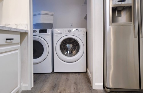 Newhall House | @ Marbella Lane - 6BR SFR | DTWN SJ | Laundry + P
