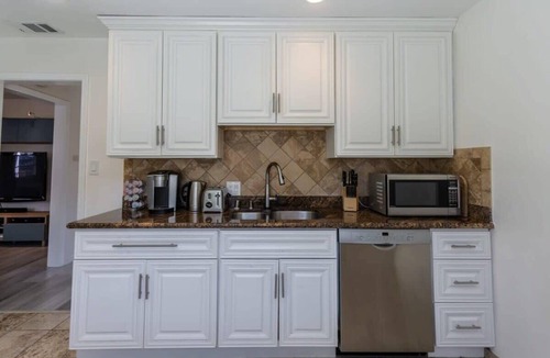 Sunnyvale West House | @ Marbella Lane - Convenient Home 9-Min to Levi's
