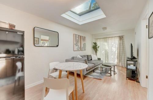 Downtown North House | #Marbella Lane - Cozy 1BR Studio 17-Min to Levi's