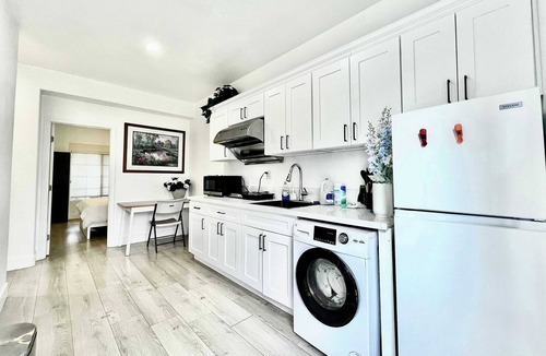 Eastvale House | @ Marbella Lane – Lit & Laid Back Eastvale Home
