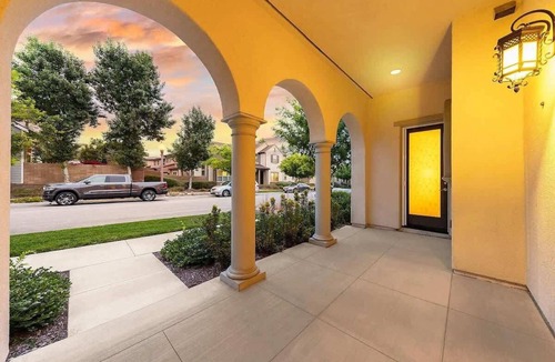 Irvine House | @ Marbella Lane - Sleek 1BR in Prime Irvine Area