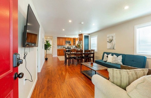 Northside House | Marbella Lane-Spacious 5BR Ideal for Biz & Families in SJ