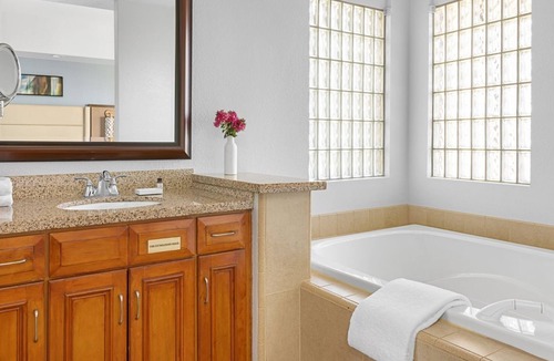 Palm Desert Resort | Marriott Desert Springs Villas I - STUDIO + Kitchenette + Full Bath Sleeps 4