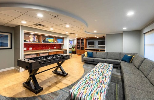Lakeside Park Resort | Marriott's Timber Lodge South Lake Tahoe 2-bed resort with fitness room, WiFi