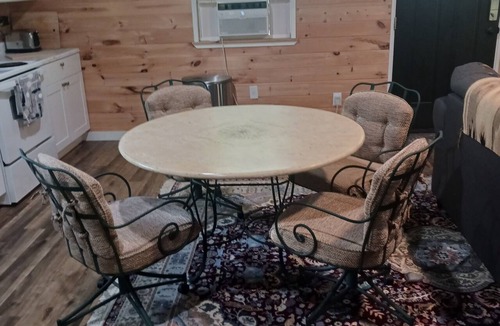West Fork Cabin | Marvelous 1-bedroom cabin with AC in peaceful West Fork