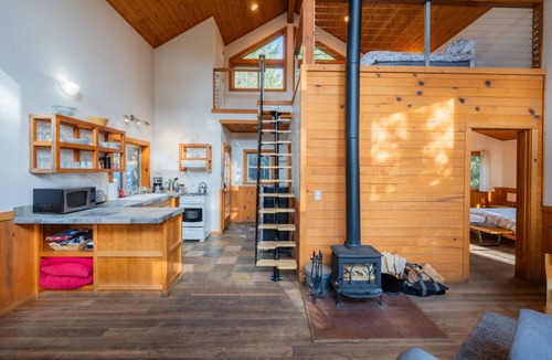 Ashland Cabin | Mayfield Gardens Cabin w/Jacuzzi and Wood Stove at Green Springs Inn