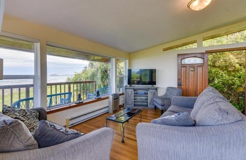 McKinleyville House | McKinleyville Getaway w/Hot Tub & Ocean Views!