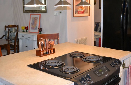 Waveland House | Mermaids Hideout Cabin w/wrap porch & Sailors Den near the Beach, pool, pets!