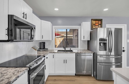 Reno House | Merry Melly, The Midtown Charmer! Close to Midtown, downtown, freeway, airport