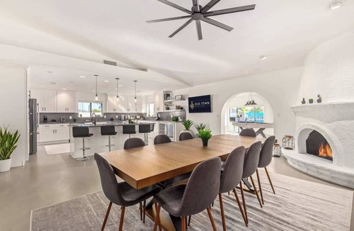 Chandler House | Mesquite Retreat | Pickleball & Poolside Paradise