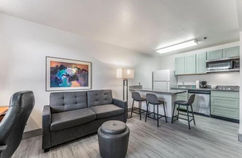 Chandler Apartment | Metro Chandler Extended Stay - Cosy King
