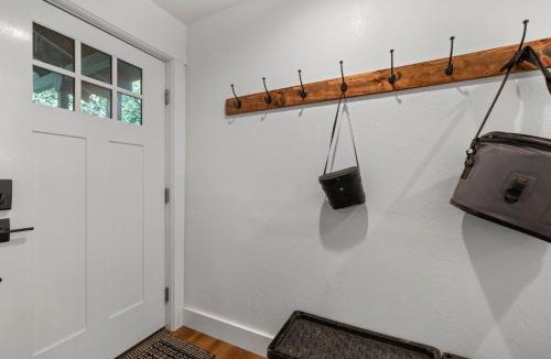 Mi-Wuk Village House | Mi-Wuk Mountain House!
