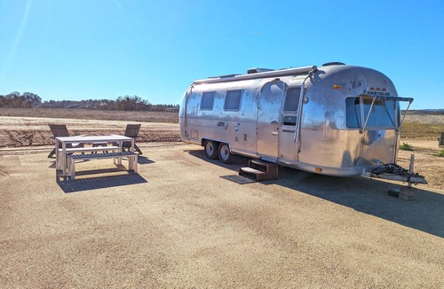 Paso Robles RV Rental | Mick Jagger Trailer - Mick Jagger Themed Airstream On Vineyard
