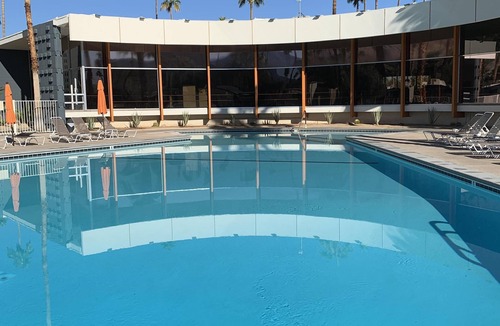Twin Palms Condo | Mid-century bungalow at Ocotillo Lodge, Palm Springs, California