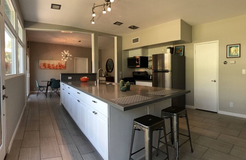 Indian Wells House | Mid Century Desert Oasis - Walk to Tennis Garden, Coachella/Stagecoach shuttle!
