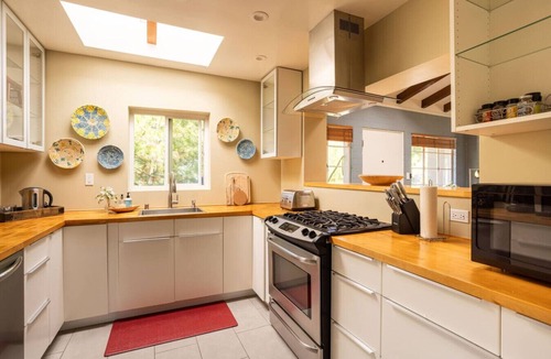 Monrovia House | Mid-Century Getaway In The Foothills