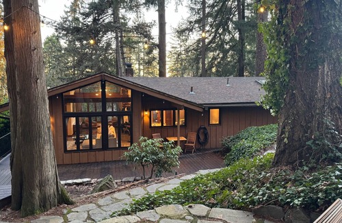Beaverton House | Mid-Century Modern Beauty - Movie Theater, AC!