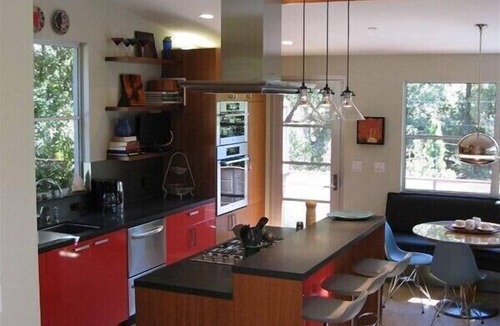 Mill Valley House | Mid-Century Modern Treehouse Retreat