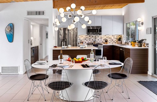 Sunmor House | Mid Century Mood House – Sunmor Alexander Home