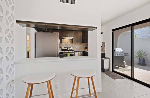 Vista Norte House | Mid-Century Palm Springs Retreat with Pool