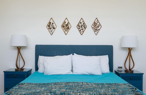 Desert Park Estates Hotel | Mid-Century Studio Pool + Sauna | Mins to Dining | Monkey Tree Hotel